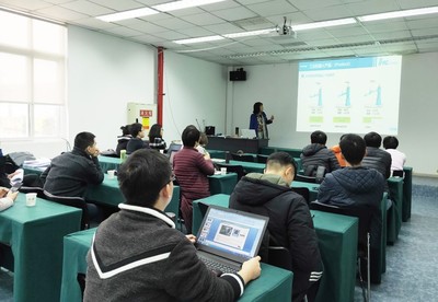 华数机器人1 X应用编程职业技能等级证书师资培训火热进行中